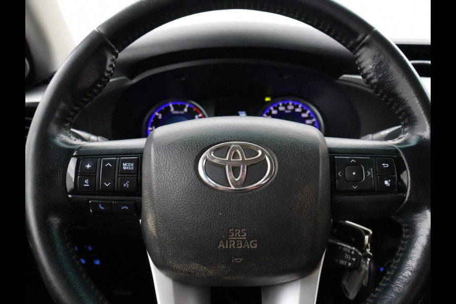 Toyota Hilux 2.4 D-4D-F 150 PK 4X4 XTRA CAB PROFESSIONAL EURO 6 + LEDER | AIRCO | CRUISE | TREKHAAK