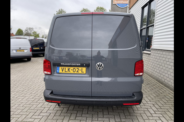 Volkswagen Transporter 2.0 TDI L1H1 26 Economy Business / vaste prijs rijklaar € 17.950 ex btw / lease vanaf € 302 / euro 6 / bpm vrij / airco / cruise / achterdeuren / bijrijdersbank / pdc achter !