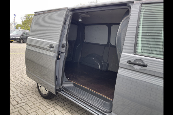 Volkswagen Transporter 2.0 TDI L1H1 26 Economy Business / vaste prijs rijklaar € 17.950 ex btw / lease vanaf € 302 / euro 6 / bpm vrij / airco / cruise / achterdeuren / bijrijdersbank / pdc achter !