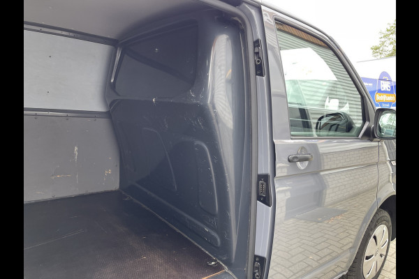Volkswagen Transporter 2.0 TDI L1H1 26 Economy Business / vaste prijs rijklaar € 17.950 ex btw / lease vanaf € 302 / euro 6 / bpm vrij / airco / cruise / achterdeuren / bijrijdersbank / pdc achter !