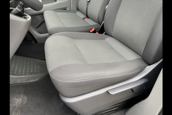 Volkswagen Transporter 2.0 TDI L1H1 26 Economy Business / vaste prijs rijklaar € 17.950 ex btw / lease vanaf € 302 / euro 6 / bpm vrij / airco / cruise / achterdeuren / bijrijdersbank / pdc achter !