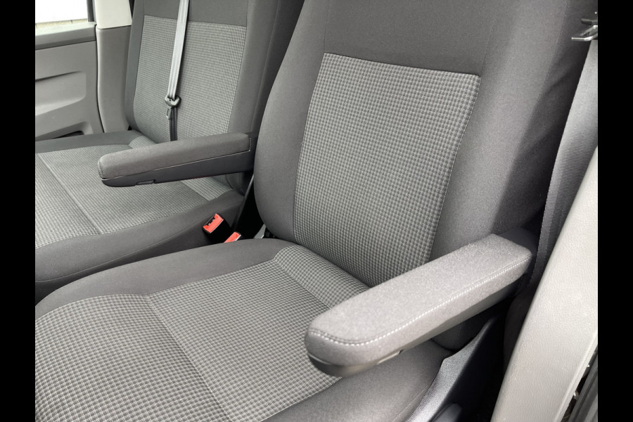 Volkswagen Transporter 2.0 TDI L1H1 26 Economy Business / vaste prijs rijklaar € 17.950 ex btw / lease vanaf € 302 / euro 6 / bpm vrij / airco / cruise / achterdeuren / bijrijdersbank / pdc achter !