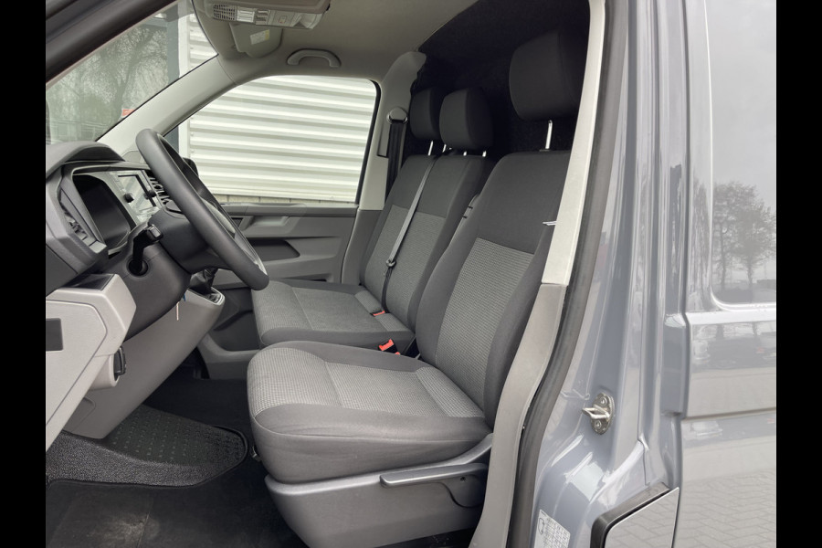 Volkswagen Transporter 2.0 TDI L1H1 26 Economy Business / vaste prijs rijklaar € 17.950 ex btw / lease vanaf € 302 / euro 6 / bpm vrij / airco / cruise / achterdeuren / bijrijdersbank / pdc achter !