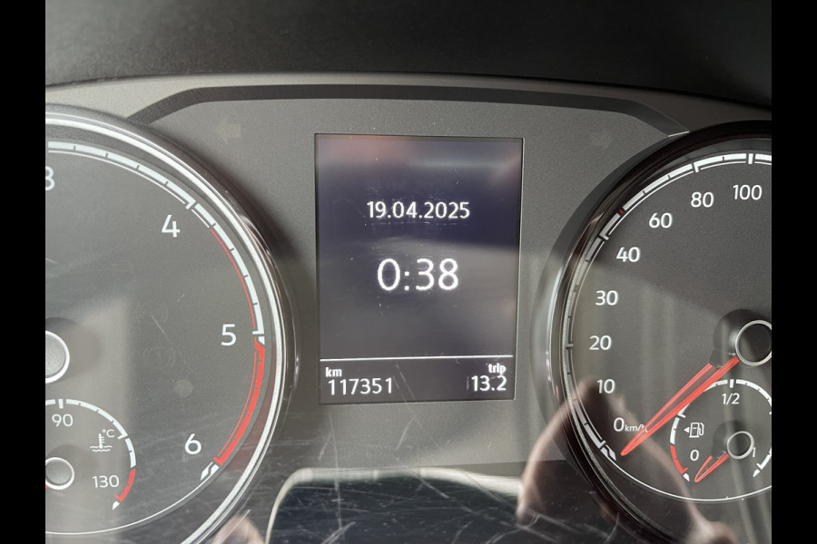 Volkswagen Transporter 2.0 TDI L1H1 26 Economy Business / vaste prijs rijklaar € 17.950 ex btw / lease vanaf € 302 / euro 6 / bpm vrij / airco / cruise / achterdeuren / bijrijdersbank / pdc achter !