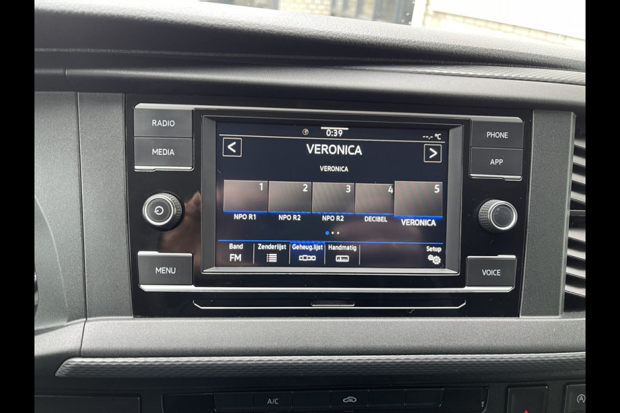 Volkswagen Transporter 2.0 TDI L1H1 26 Economy Business / vaste prijs rijklaar € 17.950 ex btw / lease vanaf € 302 / euro 6 / bpm vrij / airco / cruise / achterdeuren / bijrijdersbank / pdc achter !