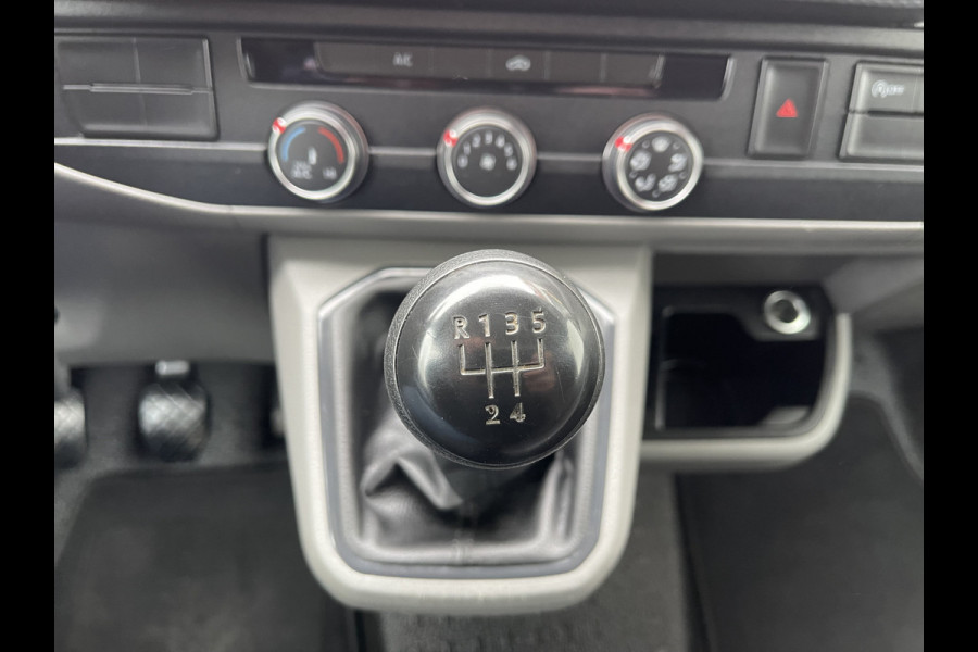 Volkswagen Transporter 2.0 TDI L1H1 26 Economy Business / vaste prijs rijklaar € 17.950 ex btw / lease vanaf € 302 / euro 6 / bpm vrij / airco / cruise / achterdeuren / bijrijdersbank / pdc achter !