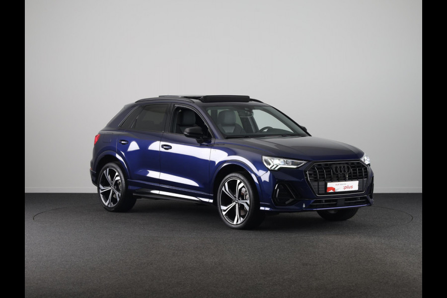 Audi Q3 45 TFSI e S edition 245pk | Panoramadak | Trekhaak wegklapbaar | Stoelverwarming | 20 inch Lichtmetalen velgen