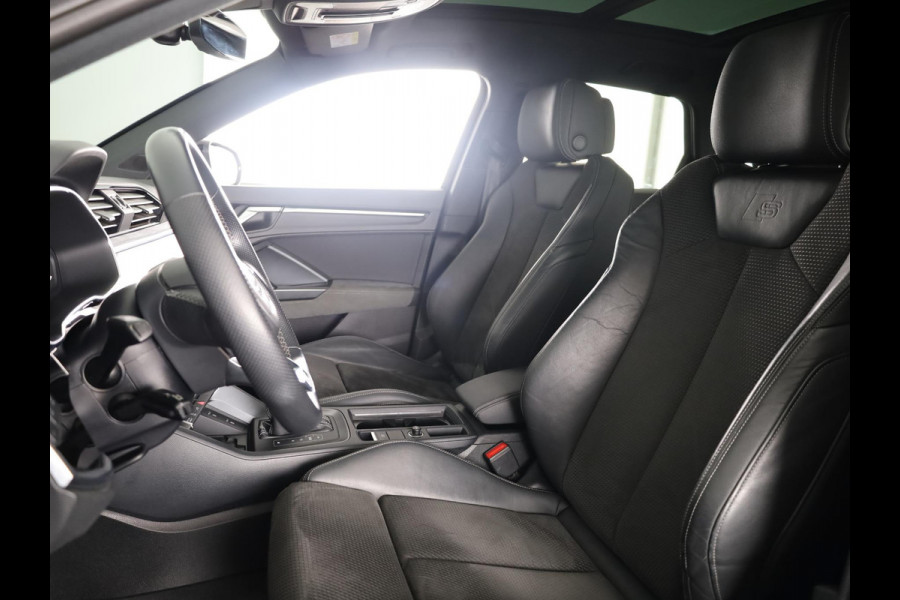 Audi Q3 45 TFSI e S edition 245pk | Panoramadak | Trekhaak wegklapbaar | Stoelverwarming | 20 inch Lichtmetalen velgen