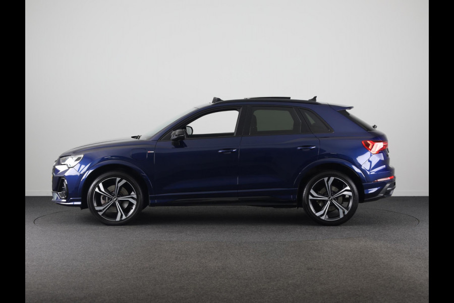 Audi Q3 45 TFSI e S edition 245pk | Panoramadak | Trekhaak wegklapbaar | Stoelverwarming | 20 inch Lichtmetalen velgen