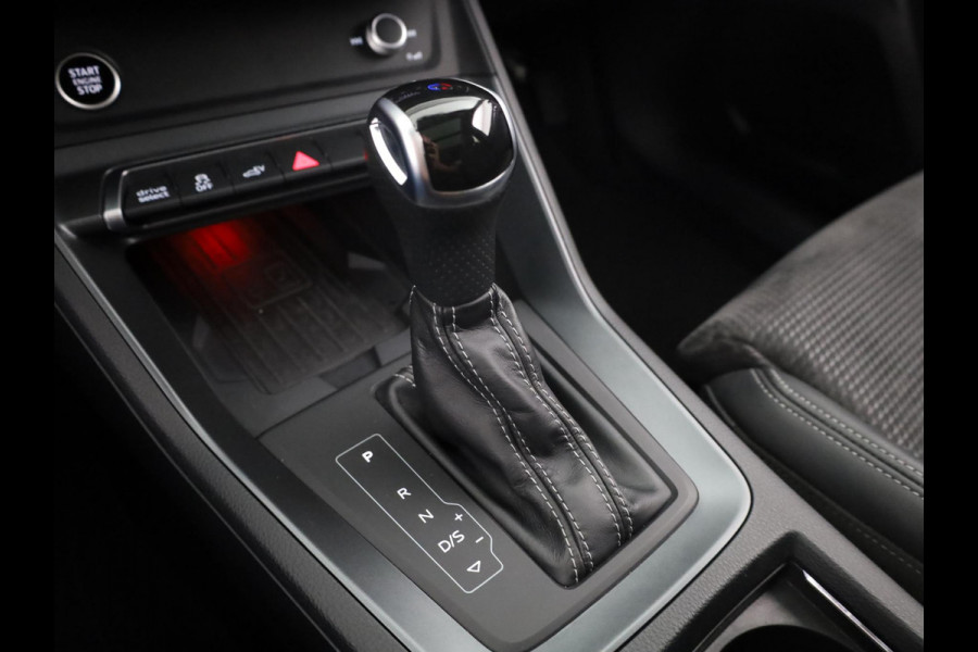 Audi Q3 45 TFSI e S edition 245pk | Panoramadak | Trekhaak wegklapbaar | Stoelverwarming | 20 inch Lichtmetalen velgen