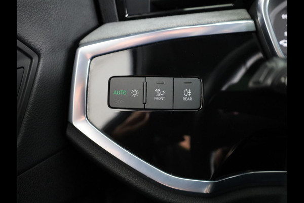 Audi Q3 45 TFSI e S edition 245pk | Panoramadak | Trekhaak wegklapbaar | Stoelverwarming | 20 inch Lichtmetalen velgen