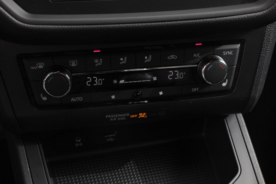 Seat Ibiza 1.0 TSI 116pk FR Navigatie Apple Carplay/Android auto Climate Control Camera Parkeer sensoren V+A Adaptive Cruise control