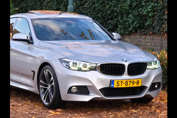 BMW 3-serie GT M Sport Panorama Apple CarPlay 19inch NAP 100% Dealer onderhouden GARANTIE 320i Corporate Lease High Executive