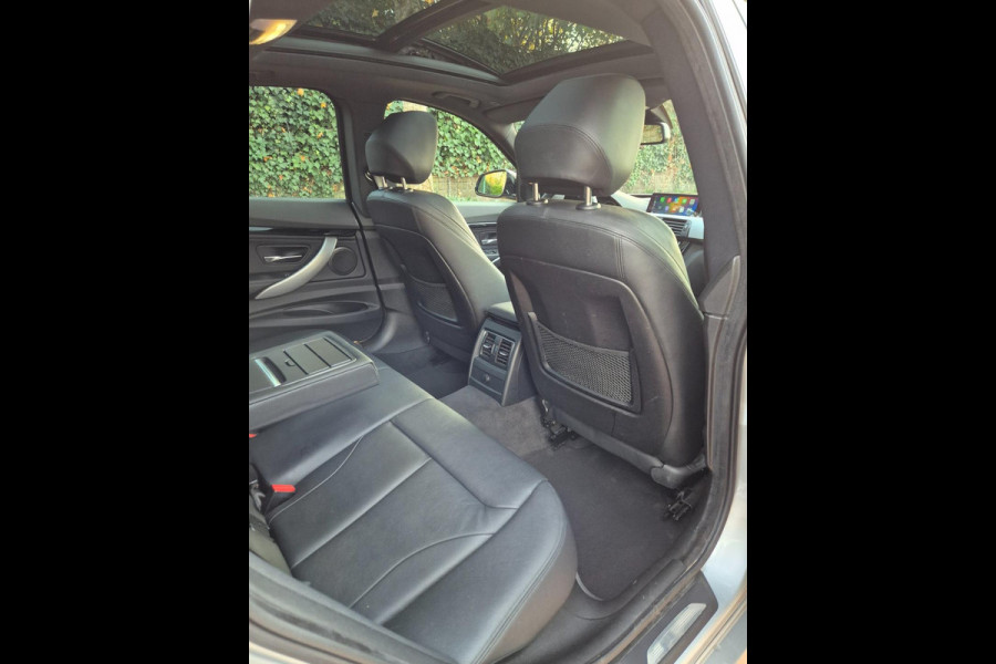 BMW 3-serie GT M Sport Panorama Apple CarPlay 19inch NAP 100% Dealer onderhouden GARANTIE 320i Corporate Lease High Executive