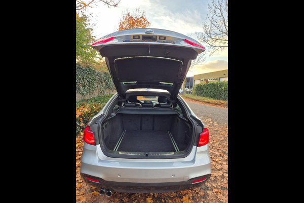 BMW 3-serie GT M Sport Panorama Apple CarPlay 19inch NAP 100% Dealer onderhouden GARANTIE 320i Corporate Lease High Executive