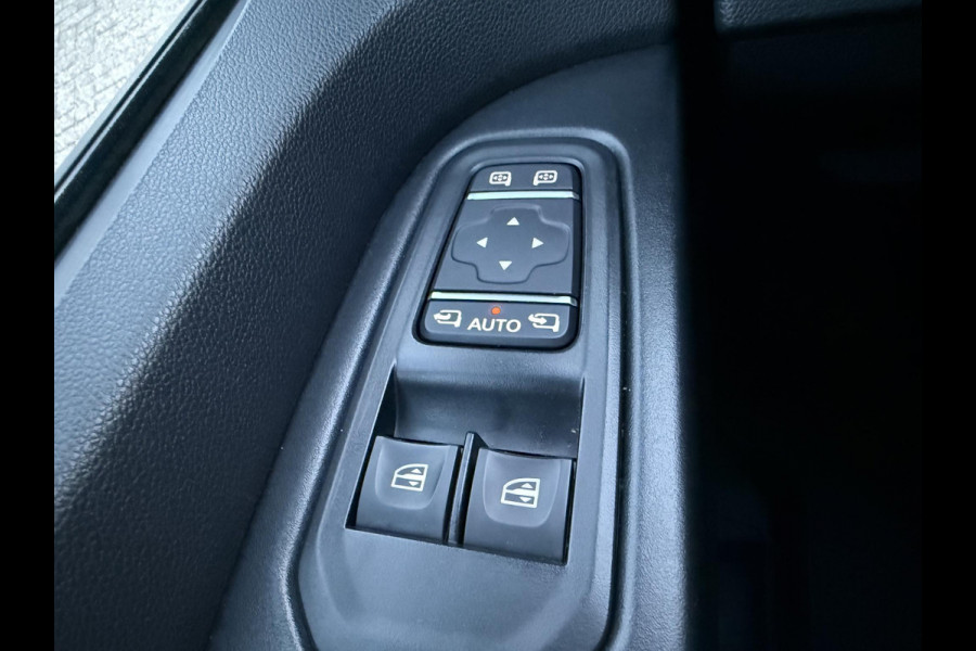 Nissan Primastar 2.0 dCi L2H1 N-Connecta | SCI | 170pk Automaat | MARGE! | BTW VRIJ | Dubbele Cabine | Trekhaak |  Achteruitrijcamera | Navigatie | Cruise Control | Prijs incl BTW en BPM