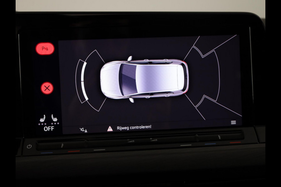 Volkswagen Golf 1.4 eHybrid Style 204 pk Automaat (DSG) | Navigatie | Panoramadak | Parkeersensoren | Adaptieve cruise control | Stoelverwarming |