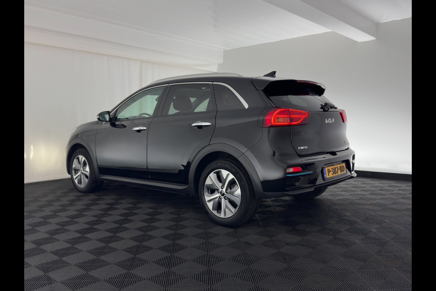 Kia e-Niro DynamicPlusLine 64 kWh [ 3-Fase ] {SOH-95%} (INCL-BTW) Aut.*PANO | LEATHER-FABRIC | FULL-LED | NAVI-FULLMAP | DAB+ | ADAPT.CRUISE | CAMERA | HEATED-COMFORTSEATS | KEYLESS | DIGI-COCKPIT | SHIFT-PADDLES | CARPLAY | LANE-ASSIST | 17"ALU*