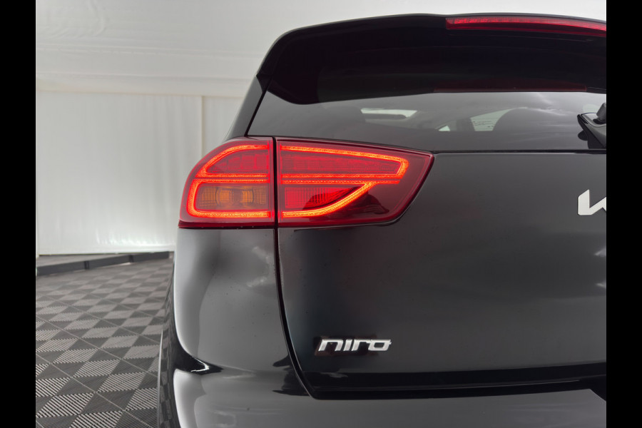 Kia e-Niro DynamicPlusLine 64 kWh [ 3-Fase ] {SOH-95%} (INCL-BTW) Aut.*PANO | LEATHER-FABRIC | FULL-LED | NAVI-FULLMAP | DAB+ | ADAPT.CRUISE | CAMERA | HEATED-COMFORTSEATS | KEYLESS | DIGI-COCKPIT | SHIFT-PADDLES | CARPLAY | LANE-ASSIST | 17"ALU*