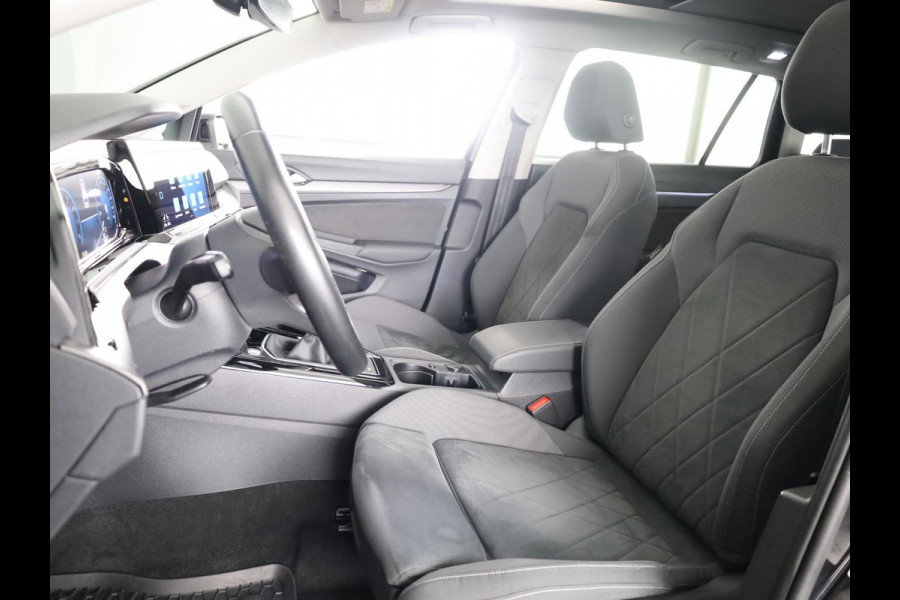 Volkswagen GOLF Variant 1.5 TSI Style 150 pk | Navigatie via App | Panoramadak | Parkeersensoren (Park assist) | Stoelverwarming | Apple Carplay/Android Auto |