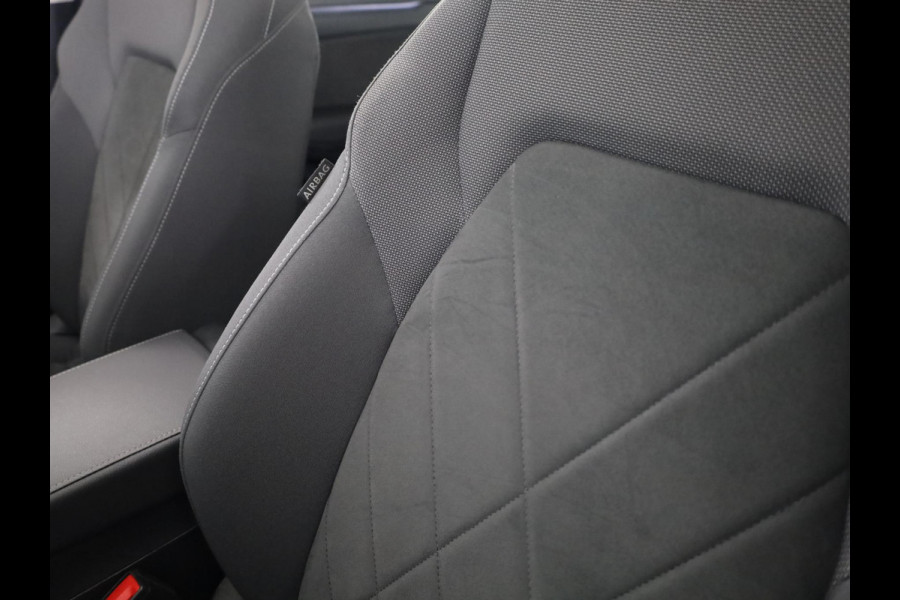 Volkswagen GOLF Variant 1.5 TSI Style 150 pk | Navigatie via App | Panoramadak | Parkeersensoren (Park assist) | Stoelverwarming | Apple Carplay/Android Auto |