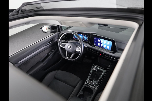 Volkswagen GOLF Variant 1.5 TSI Style 150 pk | Navigatie via App | Panoramadak | Parkeersensoren (Park assist) | Stoelverwarming | Apple Carplay/Android Auto |