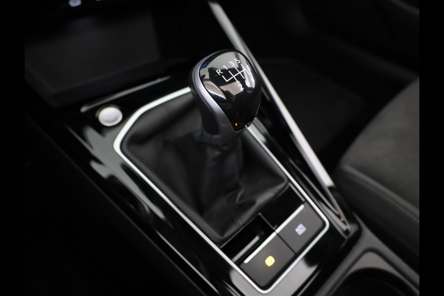 Volkswagen GOLF Variant 1.5 TSI Style 150 pk | Navigatie via App | Panoramadak | Parkeersensoren (Park assist) | Stoelverwarming | Apple Carplay/Android Auto |