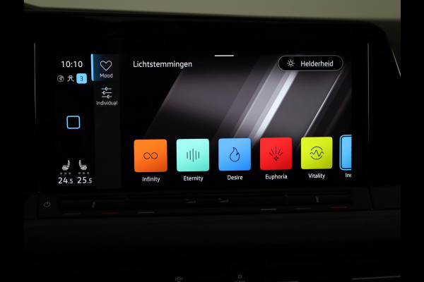 Volkswagen GOLF Variant 1.5 TSI Style 150 pk | Navigatie via App | Panoramadak | Parkeersensoren (Park assist) | Stoelverwarming | Apple Carplay/Android Auto |