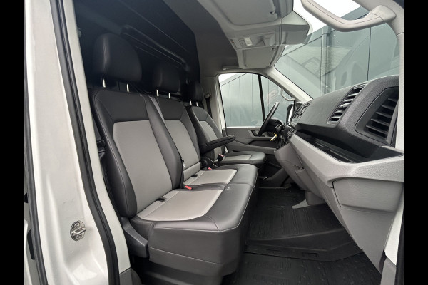 Volkswagen Crafter 35 2.0 TDI 141 PK / DSG AUTOMAAT / L3H3 / 3 TONS TREKHAAK / AIRCO / CAMERA / 3-ZITS