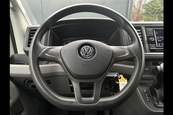 Volkswagen Crafter 35 2.0 TDI 141 PK / DSG AUTOMAAT / L3H3 / 3 TONS TREKHAAK / AIRCO / CAMERA / 3-ZITS