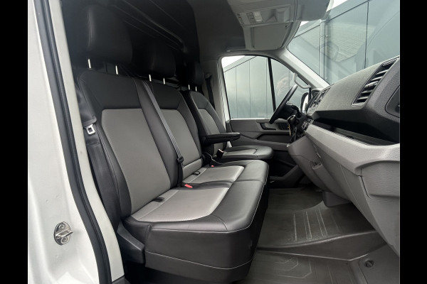 Volkswagen Crafter 2.0 TDI 141 PK / DSG AUTOMAAT / L3H3 / 3 TONS TREKHAAK / AIRCO / CRUISE / CAMERA / 3-ZITS
