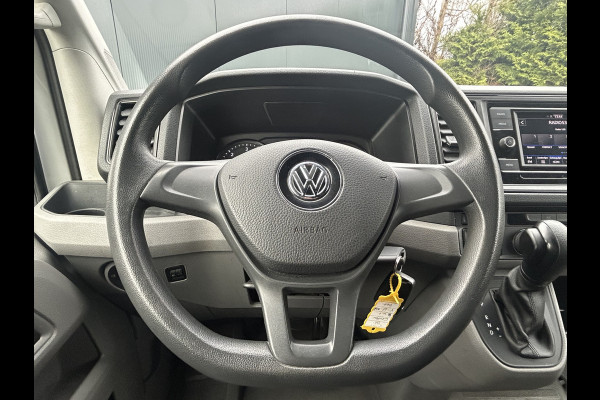 Volkswagen Crafter 2.0 TDI 141 PK / DSG AUTOMAAT / L3H3 / 3 TONS TREKHAAK / AIRCO / CRUISE / CAMERA / 3-ZITS