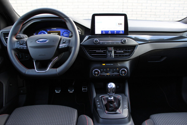 Ford FOCUS Wagon 1.0 EcoBoost 155PK Hybrid ST Line X | Panoramadak | Trekhaak | AGR | Elektrische achterklep | B&O Actieweken 1 t/m 15 november!