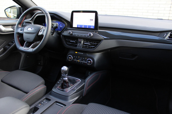 Ford FOCUS Wagon 1.0 EcoBoost 155PK Hybrid ST Line X | Panoramadak | Trekhaak | AGR | Elektrische achterklep | B&O Actieweken 1 t/m 15 november!