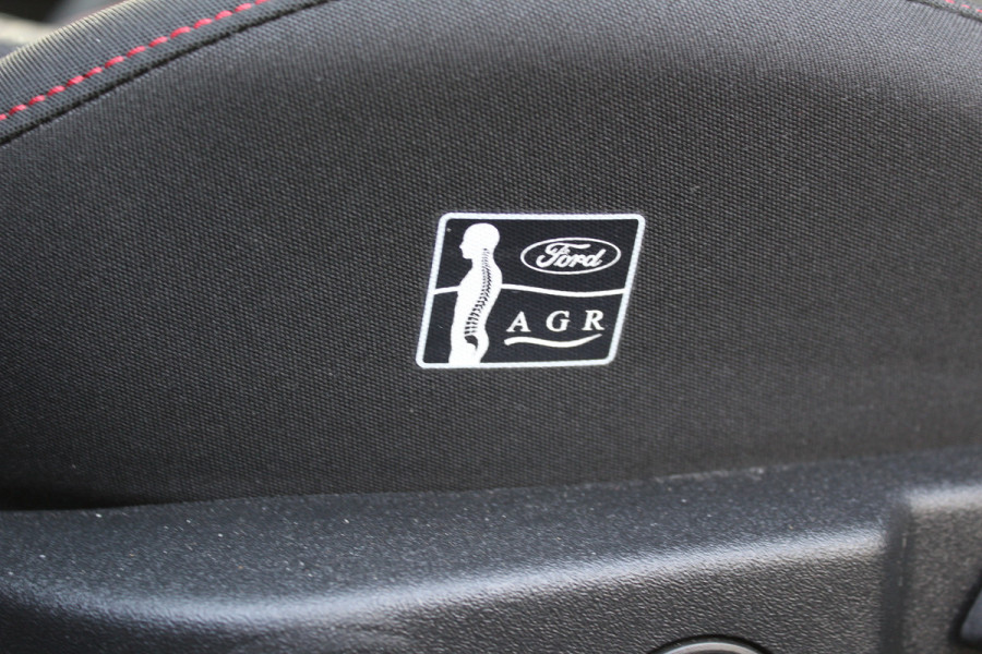 Ford FOCUS Wagon 1.0 EcoBoost 155PK Hybrid ST Line X | Panoramadak | Trekhaak | AGR | Elektrische achterklep | B&O Actieweken 1 t/m 15 november!