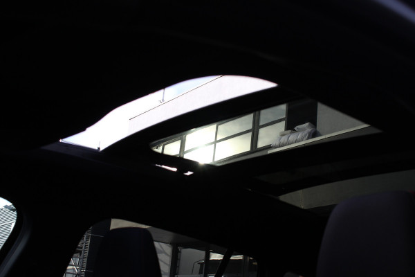 Ford FOCUS Wagon 1.0 EcoBoost 155PK Hybrid ST Line X | Panoramadak | Trekhaak | AGR | Elektrische achterklep | B&O Actieweken 1 t/m 15 november!