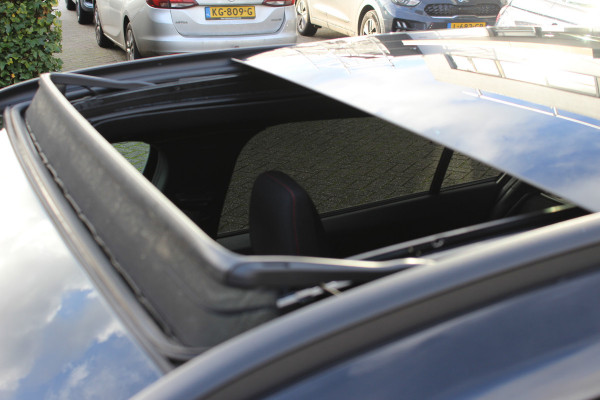 Ford FOCUS Wagon 1.0 EcoBoost 155PK Hybrid ST Line X | Panoramadak | Trekhaak | AGR | Elektrische achterklep | B&O Actieweken 1 t/m 15 november!