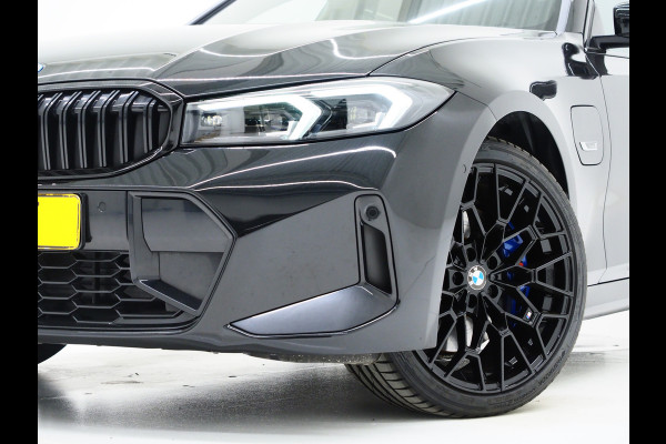 BMW 3 Serie Touring 330e M Sport Pro LCI | M-Sportstoelen | Panoramadak | Harman/Kardon | Head Up | Camera | Keyless
