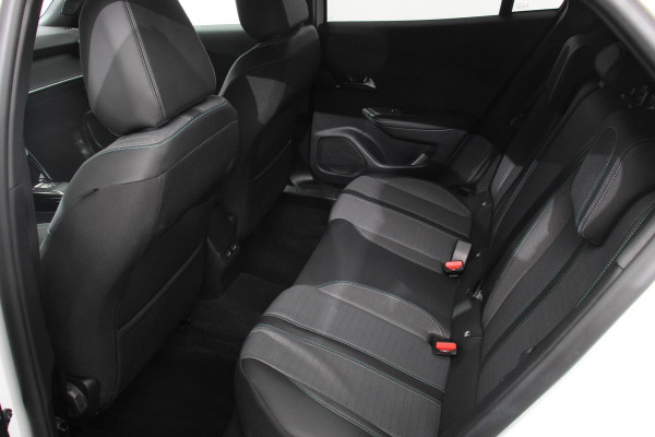 Peugeot 2008 1.2 PureTech 130pk Automaat Allure Navigatie Climate Control LED Lichtmetalen Velgen Parkeer sensoren Cruise Control