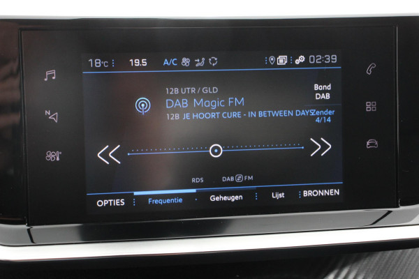 Peugeot 2008 1.2 PureTech 130pk Automaat Allure Navigatie Climate Control LED Lichtmetalen Velgen Parkeer sensoren Cruise Control