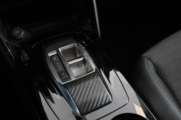 Peugeot 2008 1.2 PureTech 130pk Automaat Allure Navigatie Climate Control LED Lichtmetalen Velgen Parkeer sensoren Cruise Control