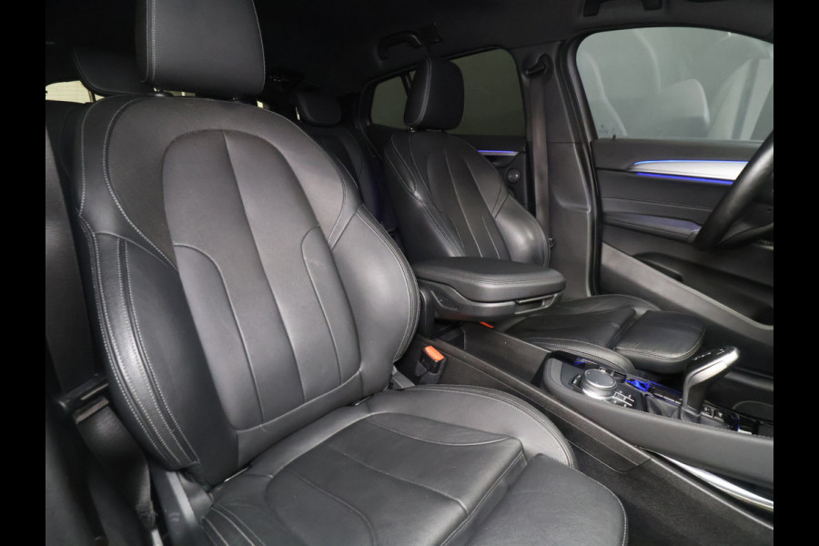 BMW X2 sDrive20i M Sport [TREKHAAK AFNEEMBAAR, MEMORY SEATS, APPLE CARPLAY, HARMAN/KARDON, HEAD-UP DISPLAY, SFEERVERLICHTING, PDC MET CAMERA, STOELVERWARMING, ELEKTRISCHE ACHTERKLEP, CRUISE CONTROL, NIEUWSTAAT]