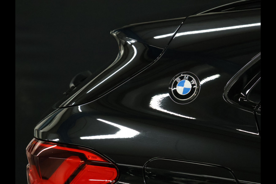 BMW X2 sDrive20i M Sport [TREKHAAK AFNEEMBAAR, MEMORY SEATS, APPLE CARPLAY, HARMAN/KARDON, HEAD-UP DISPLAY, SFEERVERLICHTING, PDC MET CAMERA, STOELVERWARMING, ELEKTRISCHE ACHTERKLEP, CRUISE CONTROL, NIEUWSTAAT]