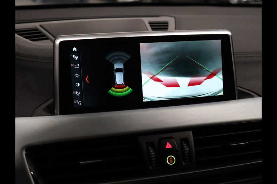 BMW X2 sDrive20i M Sport [TREKHAAK AFNEEMBAAR, MEMORY SEATS, APPLE CARPLAY, HARMAN/KARDON, HEAD-UP DISPLAY, SFEERVERLICHTING, PDC MET CAMERA, STOELVERWARMING, ELEKTRISCHE ACHTERKLEP, CRUISE CONTROL, NIEUWSTAAT]