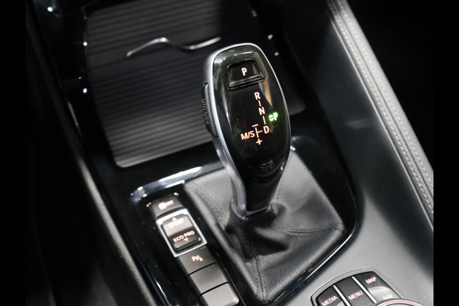 BMW X2 sDrive20i M Sport [TREKHAAK AFNEEMBAAR, MEMORY SEATS, APPLE CARPLAY, HARMAN/KARDON, HEAD-UP DISPLAY, SFEERVERLICHTING, PDC MET CAMERA, STOELVERWARMING, ELEKTRISCHE ACHTERKLEP, CRUISE CONTROL, NIEUWSTAAT]