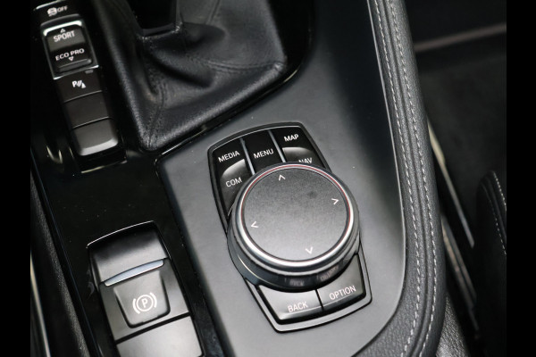 BMW X2 sDrive20i M Sport [TREKHAAK AFNEEMBAAR, MEMORY SEATS, APPLE CARPLAY, HARMAN/KARDON, HEAD-UP DISPLAY, SFEERVERLICHTING, PDC MET CAMERA, STOELVERWARMING, ELEKTRISCHE ACHTERKLEP, CRUISE CONTROL, NIEUWSTAAT]