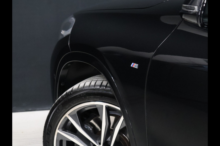 BMW X2 sDrive20i M Sport [TREKHAAK AFNEEMBAAR, MEMORY SEATS, APPLE CARPLAY, HARMAN/KARDON, HEAD-UP DISPLAY, SFEERVERLICHTING, PDC MET CAMERA, STOELVERWARMING, ELEKTRISCHE ACHTERKLEP, CRUISE CONTROL, NIEUWSTAAT]