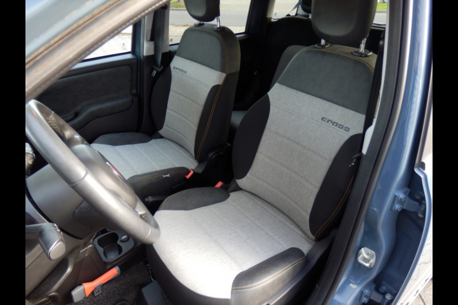 Fiat Panda Hybrid Cross | Lm-velgen | Apple Carpl. / Andr. Auto |