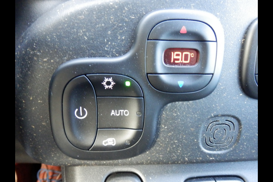 Fiat Panda Hybrid Cross | Lm-velgen | Apple Carpl. / Andr. Auto |