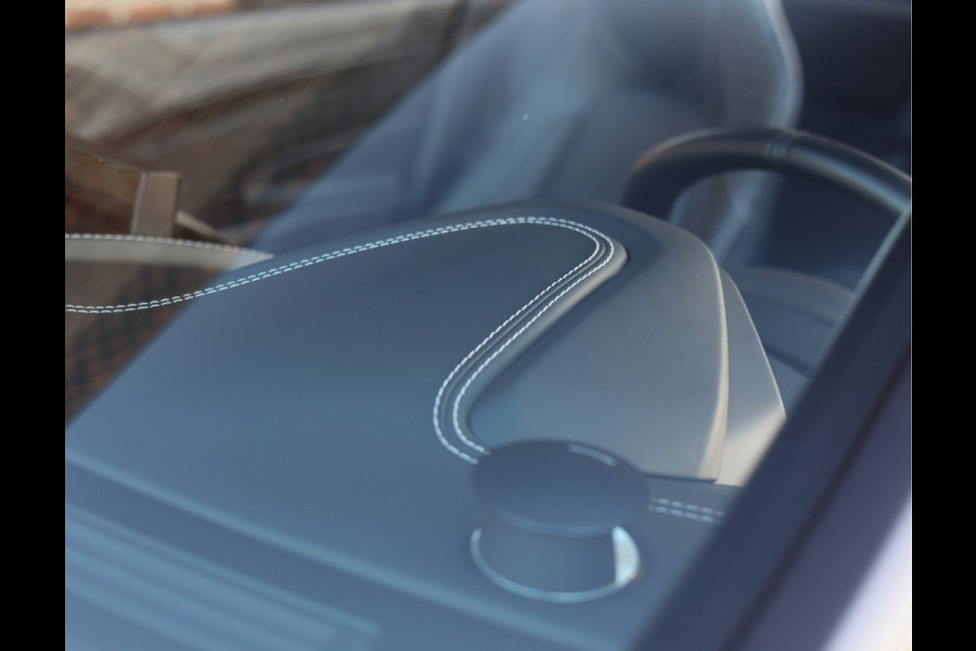 Aston Martin Vanquish Volante 6.0 V12 Touchtronic 2+2 | B&O - Carbon - Perfect!